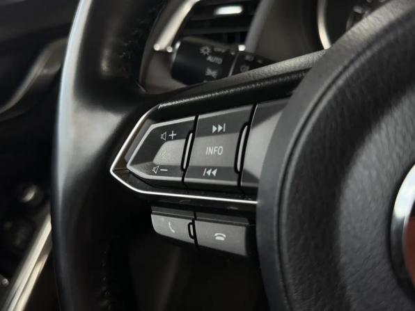 Mazda 6 III (GJ) Рестайлинг с пробегом 2016 года, цена 1 810 000 рублей, 161414 км, седан, Автокод Объявления