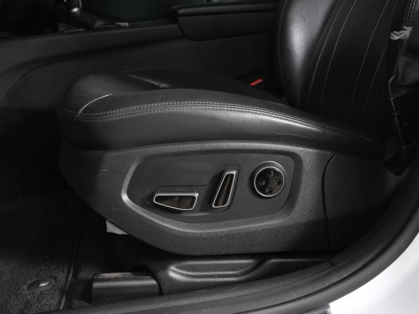 Hyundai Genesis II с пробегом 2014 года, цена 1 690 000 рублей, 153329 км, седан, Автокод Объявления