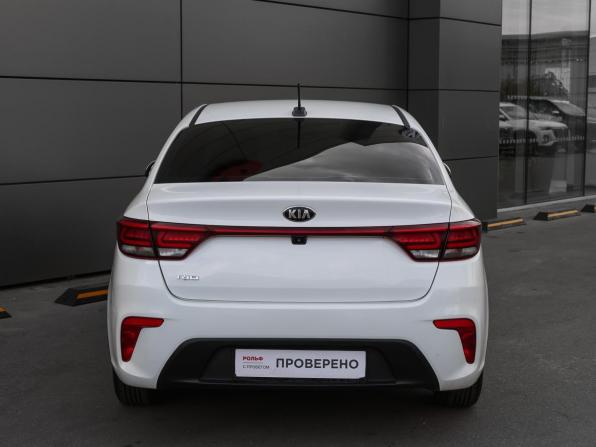 Kia Rio IV с пробегом 2018 года, цена 1 049 000 рублей, 200656 км, седан, Автокод Объявления