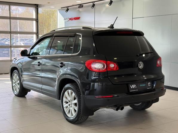 Volkswagen Tiguan I с пробегом 2010 года, цена 897 000 рублей, 243197 км, внедорожник, Автокод Объявления