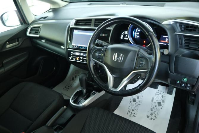Honda Fit III Рестайлинг с пробегом 2019 года, цена 1 499 000 рублей, 41600 км, хэтчбек, Автокод Объявления