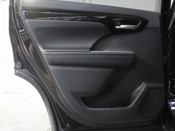 Toyota Highlander IV (XU70) с пробегом 2023 года, цена 5 000 000 рублей, 37357 км, внедорожник, Автокод Объявления