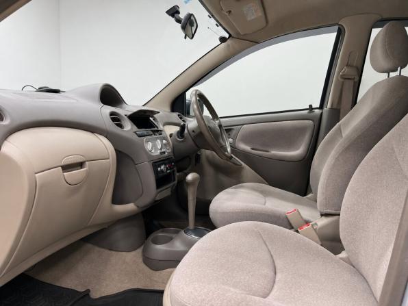 Toyota Platz с пробегом 2005 года, цена 399 000 рублей, 299999 км, седан, Автокод Объявления