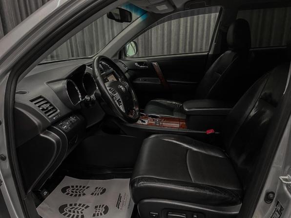 Toyota Highlander II (XU40) Рестайлинг с пробегом 2010 года, цена 1 850 000 рублей, 260000 км, внедорожник, Автокод Объявления
