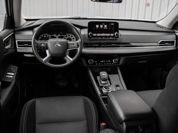 Mitsubishi Outlander IV с пробегом 2021 года, цена 3 150 000 рублей, 44293 км, внедорожник, Автокод Объявления