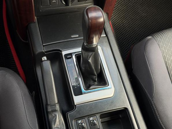 Toyota Land Cruiser Prado 150 Series Рестайлинг 1 с пробегом 2015 года, цена 3 615 000 рублей, 185267 км, внедорожник, Автокод Объявления