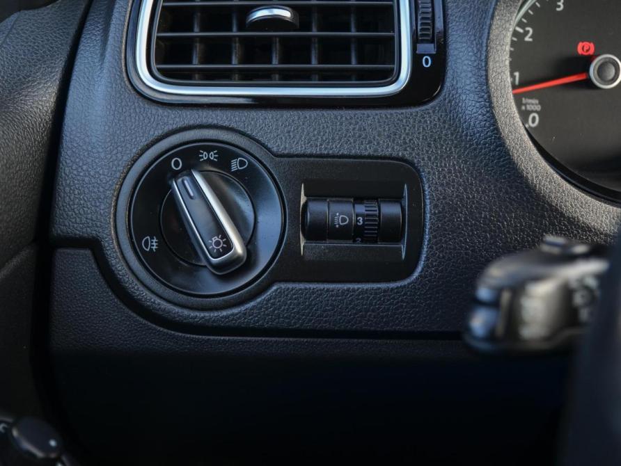 Volkswagen Polo V Рестайлинг Курган  - изображение 18
