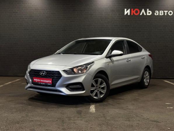 Hyundai Solaris II с пробегом 2017 года, цена 999 000 рублей, 209163 км, седан, Автокод Объявления