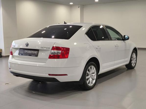 Skoda Octavia III (A7) Рестайлинг с пробегом 2017 года, цена 1 399 000 рублей, 185697 км, лифтбек, Автокод Объявления