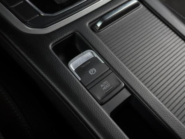 Volkswagen Passat B8 с пробегом 2017 года, цена 1 799 000 рублей, 191164 км, седан, Автокод Объявления