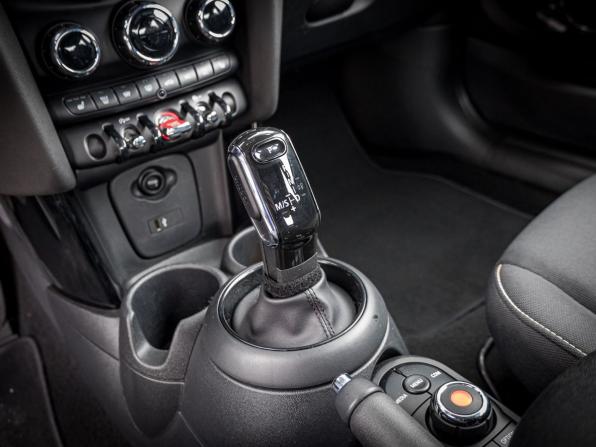 Mini Hatch III (F55/F56) Рестайлинг с пробегом 2019 года, цена 1 897 280 рублей, 105400 км, хэтчбек, Автокод Объявления