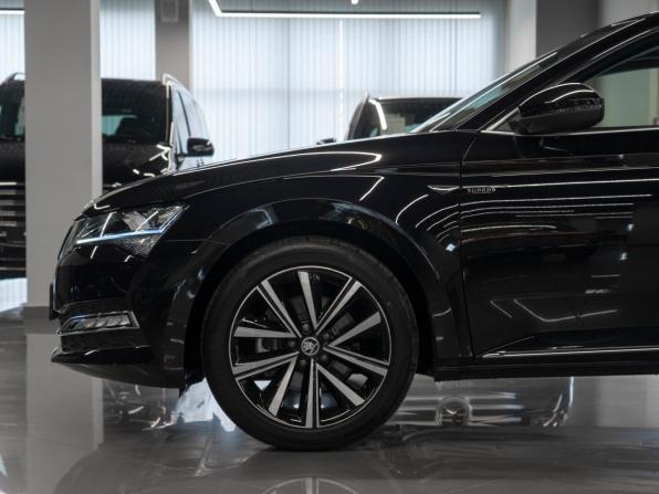 Skoda Superb III Рестайлинг с пробегом 2025 года, цена 3 400 000 рублей, 30 км, лифтбек, Автокод Объявления