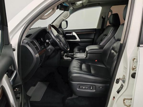 Toyota Land Cruiser 200 Series Рестайлинг 2 с пробегом 2016 года, цена 5 349 000 рублей, 254006 км, внедорожник, Автокод Объявления