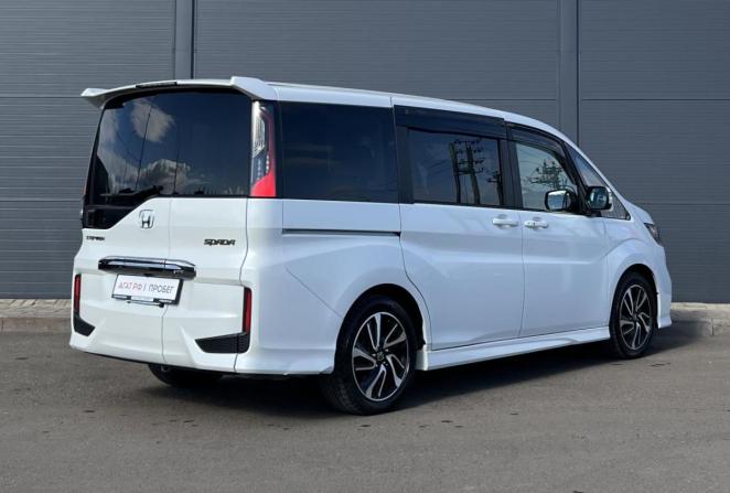 Honda Stepwgn V Рестайлинг с пробегом 2019 года, цена 2 620 000 рублей, 49845 км, минивэн, Автокод Объявления