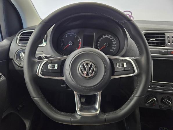 Volkswagen Polo V Рестайлинг с пробегом 2019 года, цена 1 257 000 рублей, 49747 км, седан, Автокод Объявления