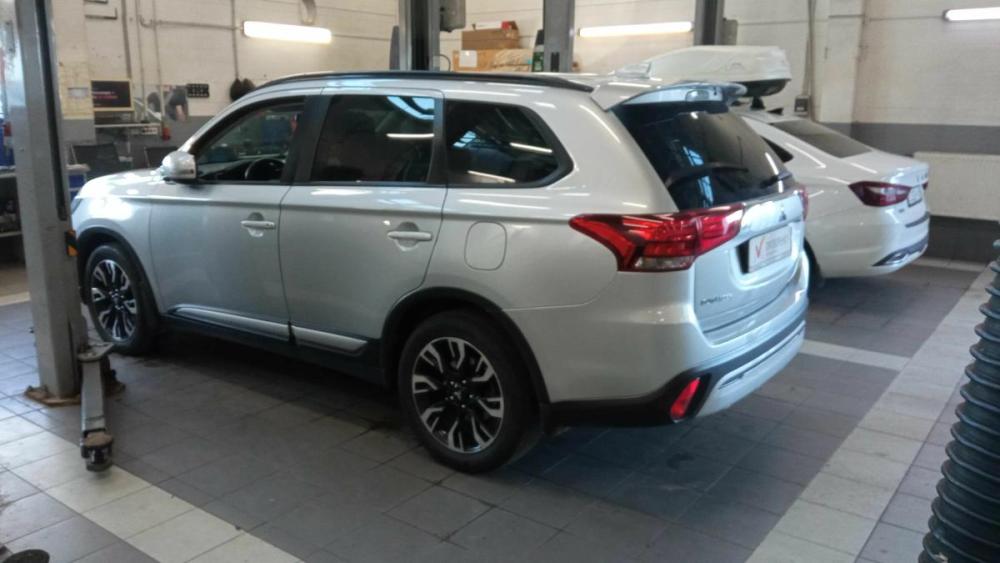Mitsubishi Outlander III Рестайлинг 3 Санкт-Петербург  - изображение 4
