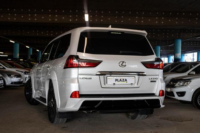 Lexus LX III Рестайлинг 2 с пробегом 2017 года, цена 8 755 000 рублей, 71248 км, внедорожник, Автокод Объявления