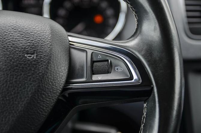 Skoda Yeti I Рестайлинг с пробегом 2015 года, цена 1 330 000 рублей, 204998 км, внедорожник, Автокод Объявления