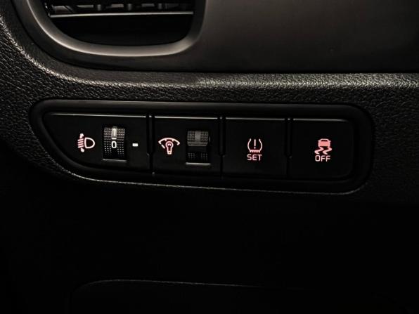 Kia Rio IV с пробегом 2018 года, цена 1 095 000 рублей, 230184 км, хэтчбек, Автокод Объявления