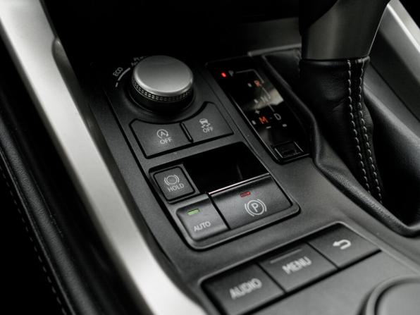 Lexus NX I с пробегом 2016 года, цена 2 550 000 рублей, 111458 км, внедорожник, Автокод Объявления