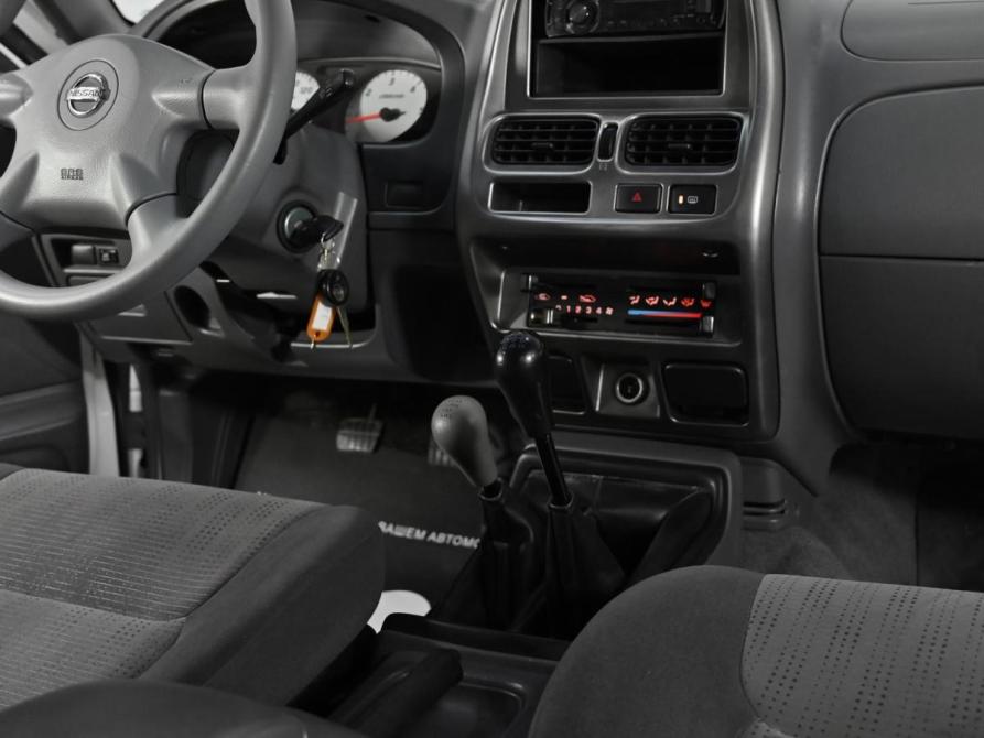 Nissan NP300 Москва  - изображение 10