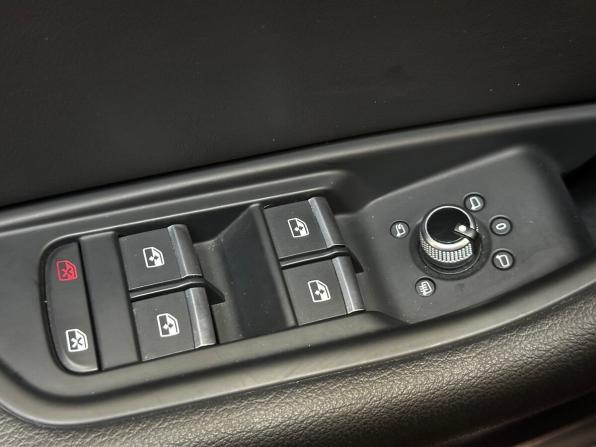 Audi A4 V (B9) Рестайлинг с пробегом 2021 года, цена 3 400 000 рублей, 42907 км, седан, Автокод Объявления