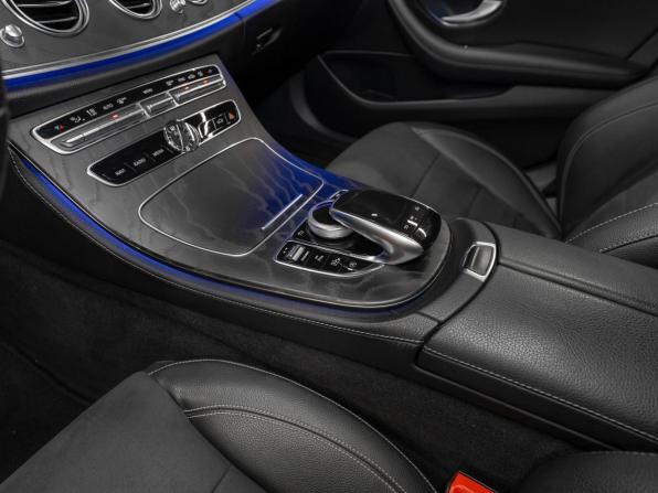 Mercedes-Benz E-Класс V (W213 S213 C238) с пробегом 2019 года, цена 4 200 000 рублей, 56065 км, седан, Автокод Объявления