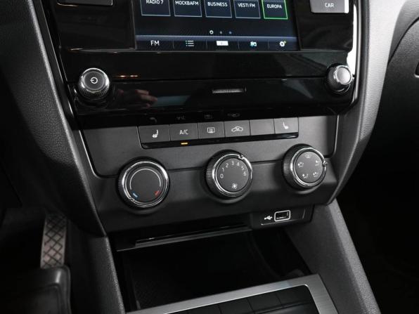 Skoda Octavia III (A7) Рестайлинг с пробегом 2020 года, цена 1 779 000 рублей, 126922 км, лифтбек, Автокод Объявления