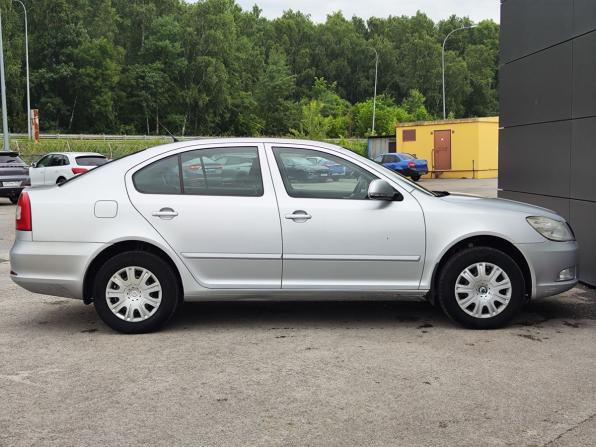 Skoda Octavia II (A5) Рестайлинг с пробегом 2009 года, цена 850 000 рублей, 131000 км, лифтбек, Автокод Объявления