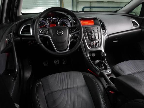 Opel Astra J Рестайлинг с пробегом 2013 года, цена 939 000 рублей, 163207 км, седан, Автокод Объявления