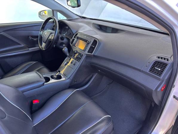 Toyota Venza I Рестайлинг с пробегом 2013 года, цена 2 268 000 рублей, 178093 км, внедорожник, Автокод Объявления