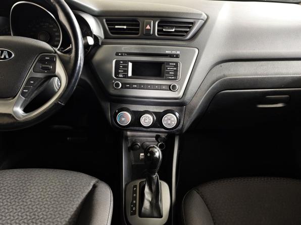 Kia Rio III Рестайлинг с пробегом 2015 года, цена 961 000 рублей, 127394 км, хэтчбек, Автокод Объявления
