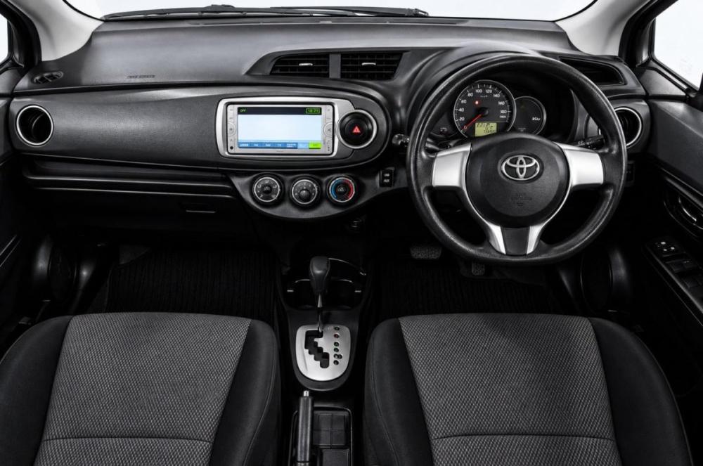 Toyota Vitz III (XP130) Челябинск  - изображение 9