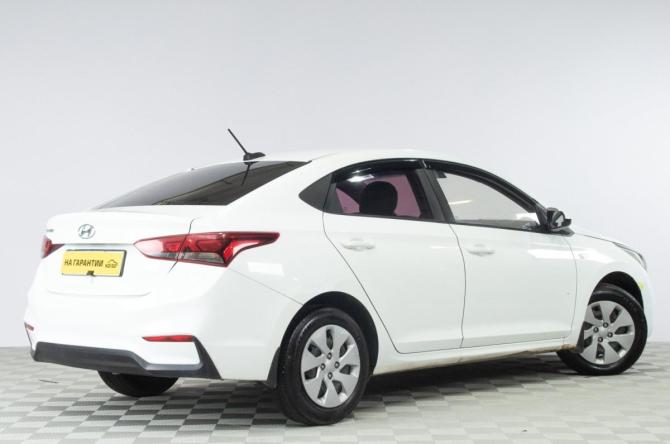 Hyundai Solaris II с пробегом 2018 года, цена 1 399 000 рублей, 98000 км, седан, Автокод Объявления