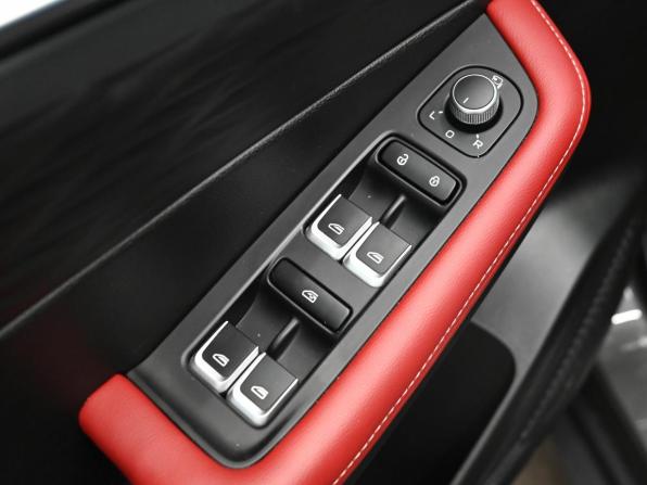 Geely Coolray I Рестайлинг с пробегом 2024 года, цена 2 350 000 рублей, 25800 км, внедорожник, Автокод Объявления