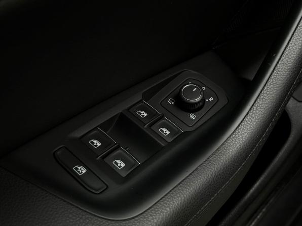 Volkswagen Passat B8 с пробегом 2019 года, цена 2 297 500 рублей, 100454 км, седан, Автокод Объявления