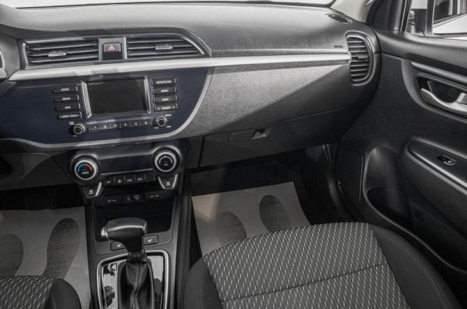 Kia Rio IV Рестайлинг с пробегом 2018 года, цена 1 549 000 рублей, 86000 км, хэтчбек, Автокод Объявления
