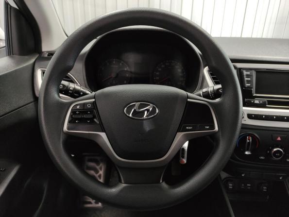 Hyundai Solaris II с пробегом 2017 года, цена 997 000 рублей, 90729 км, седан, Автокод Объявления