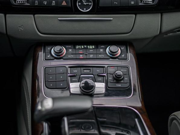 Audi A8 III (D4) Рестайлинг с пробегом 2013 года, цена 2 200 000 рублей, 105887 км, седан, Автокод Объявления
