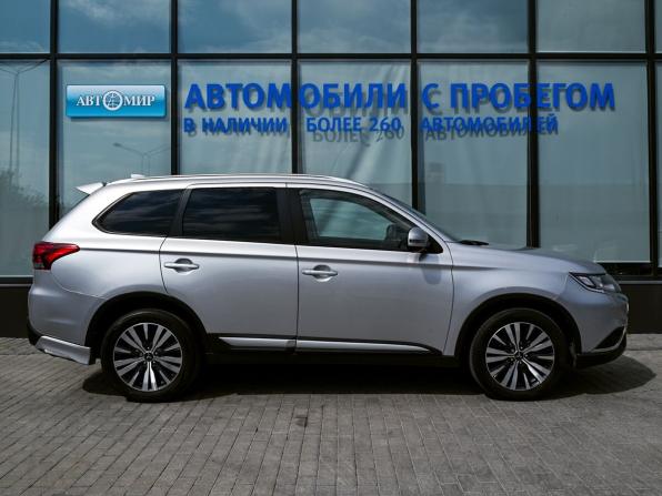 Mitsubishi Outlander III Рестайлинг 3 с пробегом 2020 года, цена 2 326 000 рублей, 120627 км, внедорожник, Автокод Объявления
