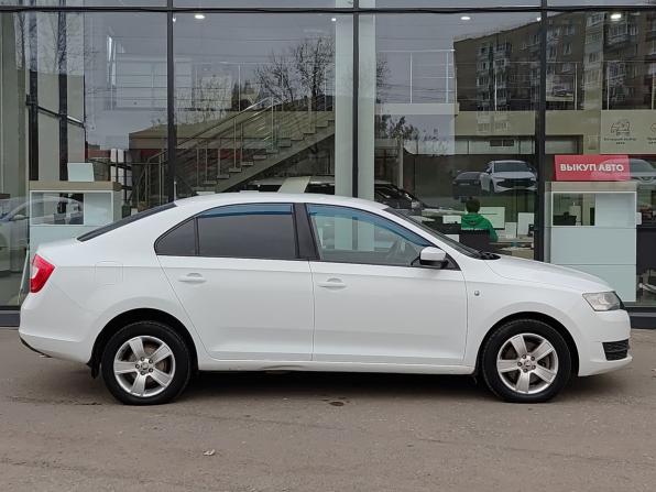 Skoda Rapid I с пробегом 2015 года, цена 1 030 000 рублей, 117286 км, лифтбек, Автокод Объявления