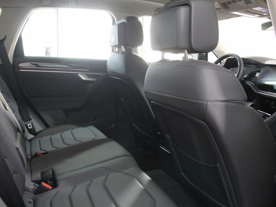 Volkswagen Touareg III Рестайлинг Москва  - изображение 27