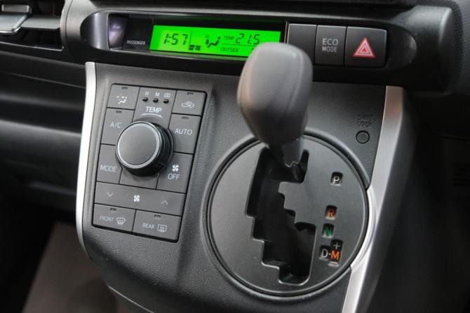 Toyota Wish II Рестайлинг с пробегом 2017 года, цена 1 819 000 рублей, 89000 км, минивэн, Автокод Объявления