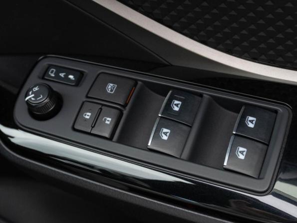 Toyota C-HR I Рестайлинг с пробегом 2019 года, цена 1 664 142 рубля, 213688 км, внедорожник, Автокод Объявления