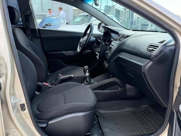 Kia Rio III Рестайлинг с пробегом 2015 года, цена 900 000 рублей, 205761 км, седан, Автокод Объявления