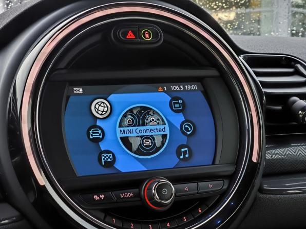 Mini Clubman II Рестайлинг с пробегом 2019 года, цена 1 970 000 рублей, 142185 км, универсал, Автокод Объявления