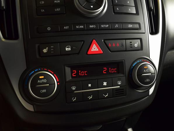 Kia Ceed I Рестайлинг с пробегом 2012 года, цена 649 999 рублей, 144792 км, хэтчбек, Автокод Объявления