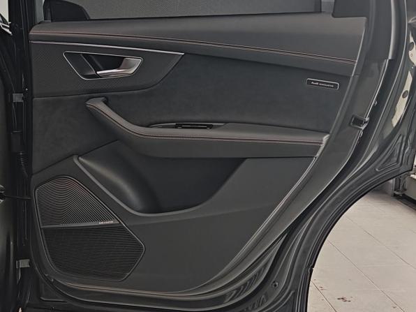 Audi SQ7 I (4M) Рестайлинг 2 с пробегом 2024 года, цена 17 900 000 рублей, 8400 км, внедорожник, Автокод Объявления