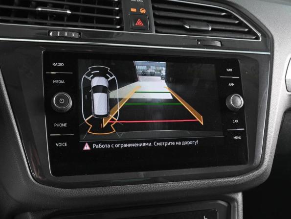 Volkswagen Tiguan II Рестайлинг с пробегом 2021 года, цена 2 399 000 рублей, 129656 км, внедорожник, Автокод Объявления