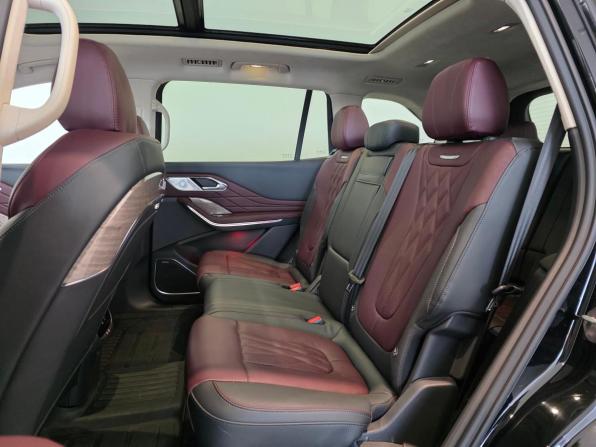 Hongqi HS7 II с пробегом 2025 года, цена 4 750 000 рублей, 8402 км, внедорожник, Автокод Объявления